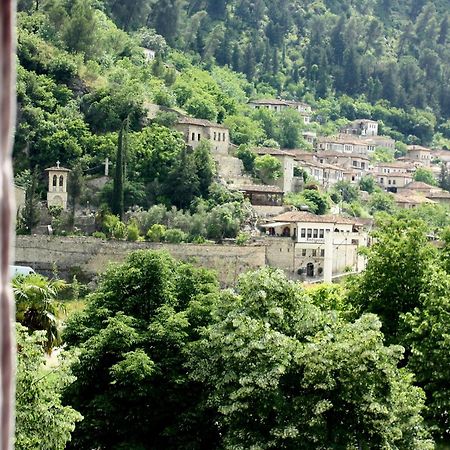 Magda Studio In Berat Center Bagian luar foto