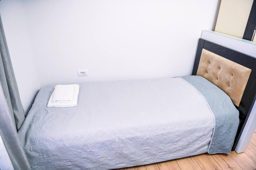Magda Studio In Berat Center Bagian luar foto