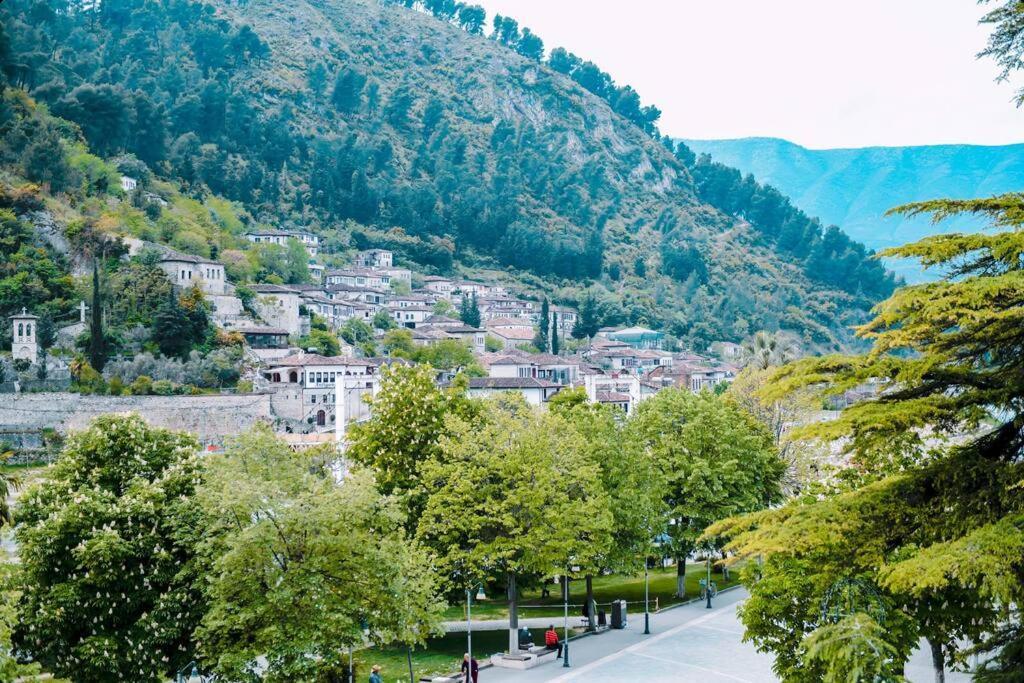 Magda Studio In Berat Center Bagian luar foto