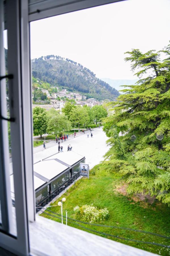 Magda Studio In Berat Center Bagian luar foto