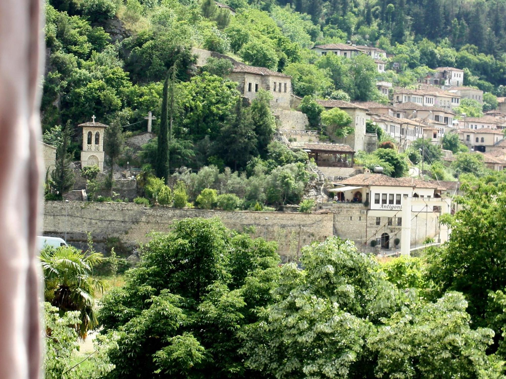 Magda Studio In Berat Center Bagian luar foto