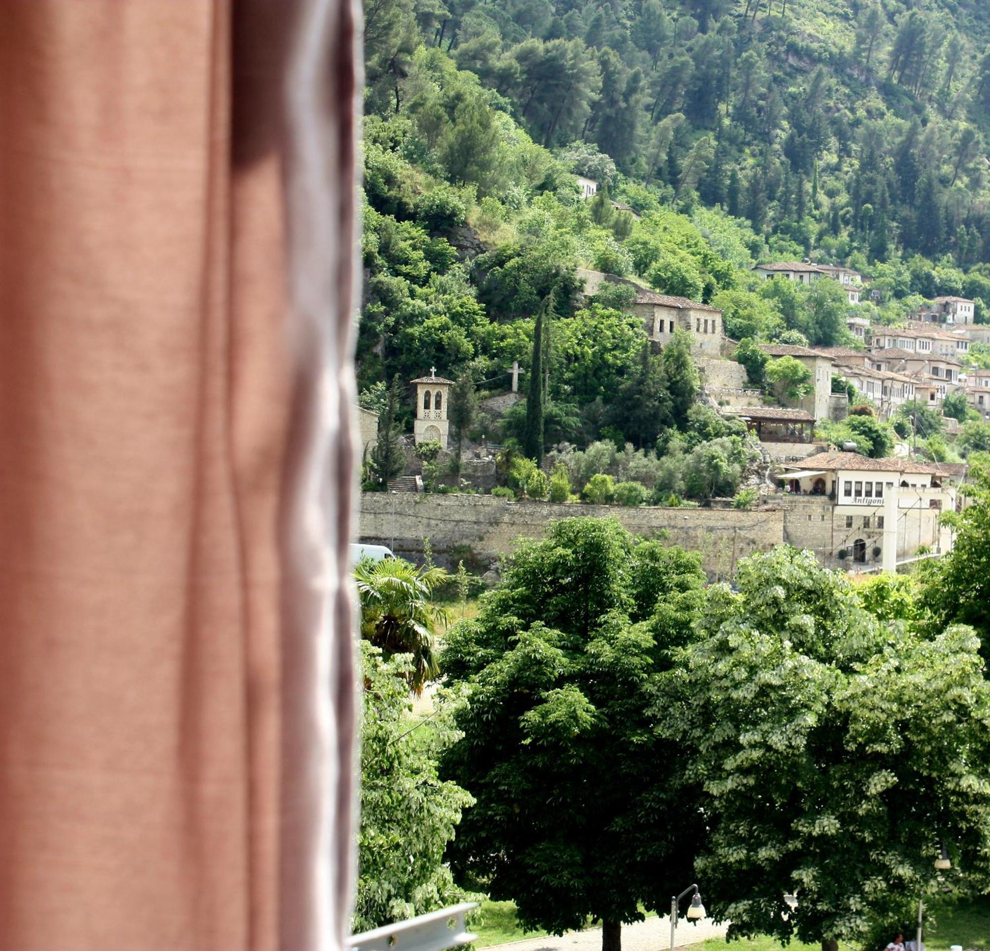 Magda Studio In Berat Center Bagian luar foto